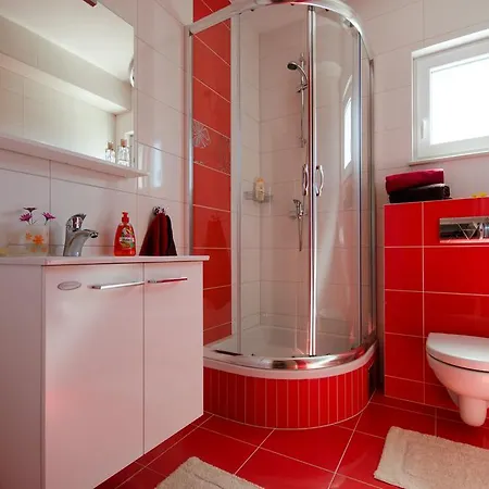 アパート Danijela